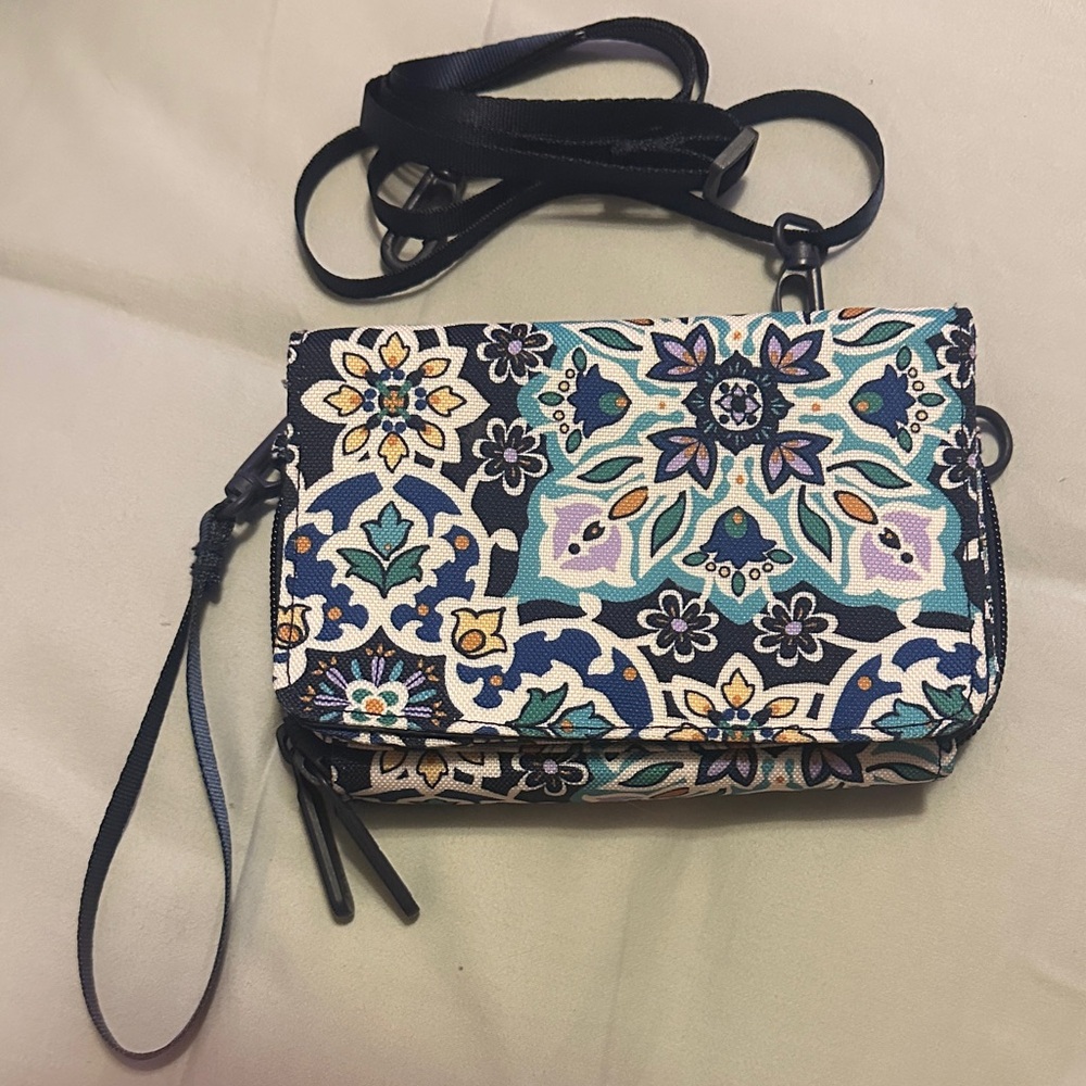 Vera Bradley Floral Patterned Crossbody Bag/Writslet - Picture 2 of 5